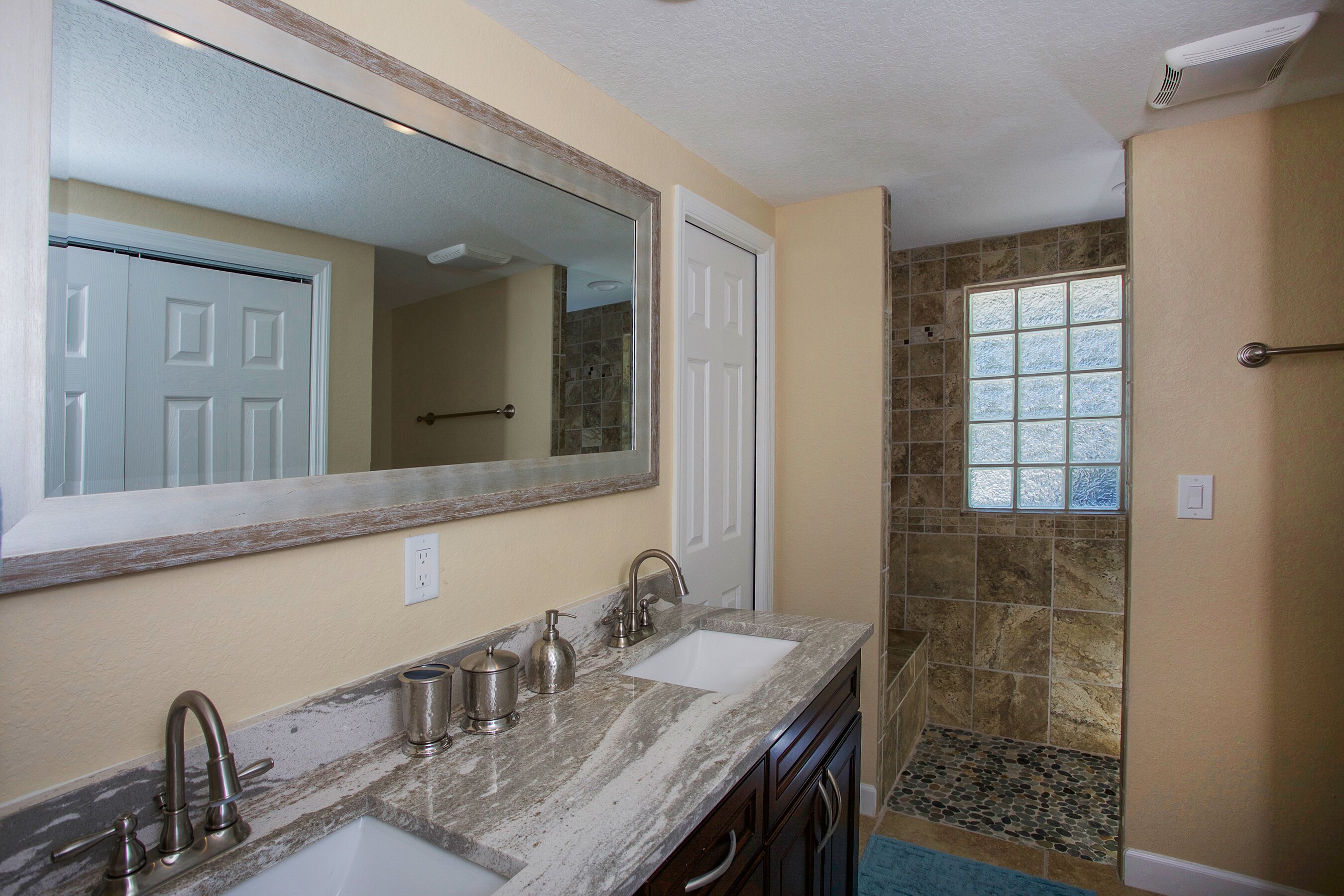 Honeyvine - Image 12