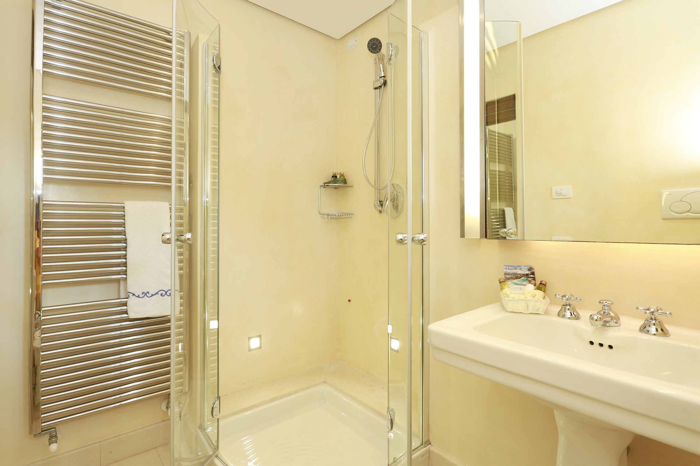 La Cantina - Image 15