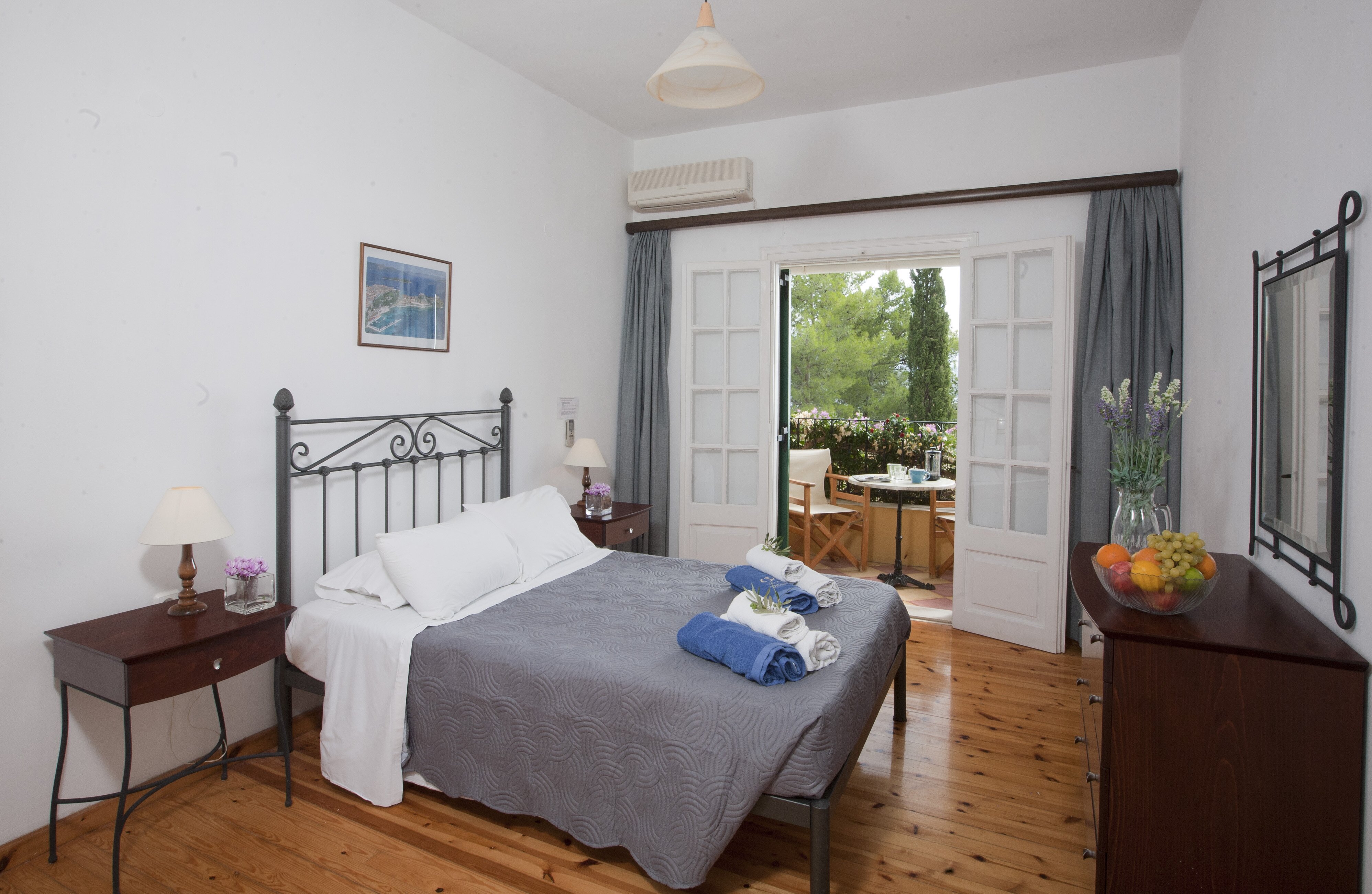 Angela Kasomitria - Image 4