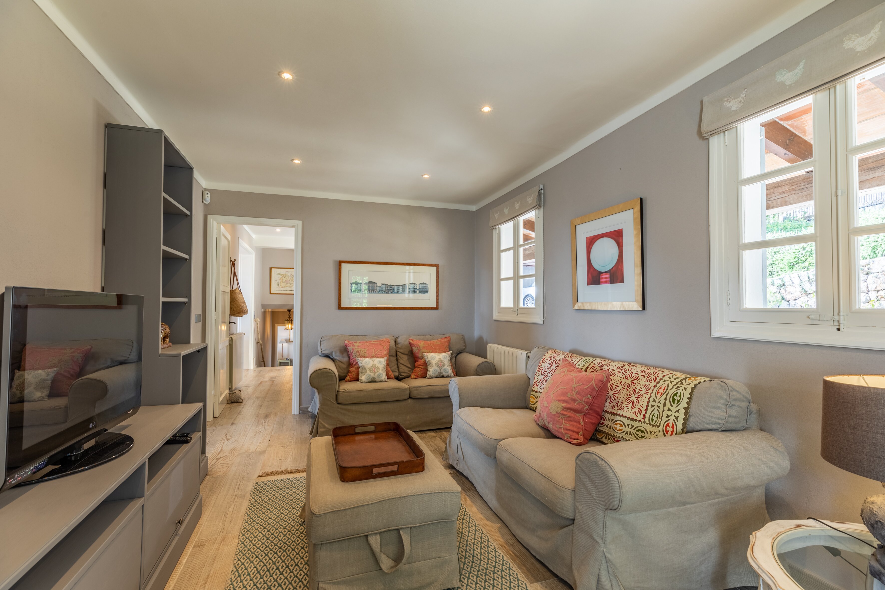 Las Peonias - Image 12