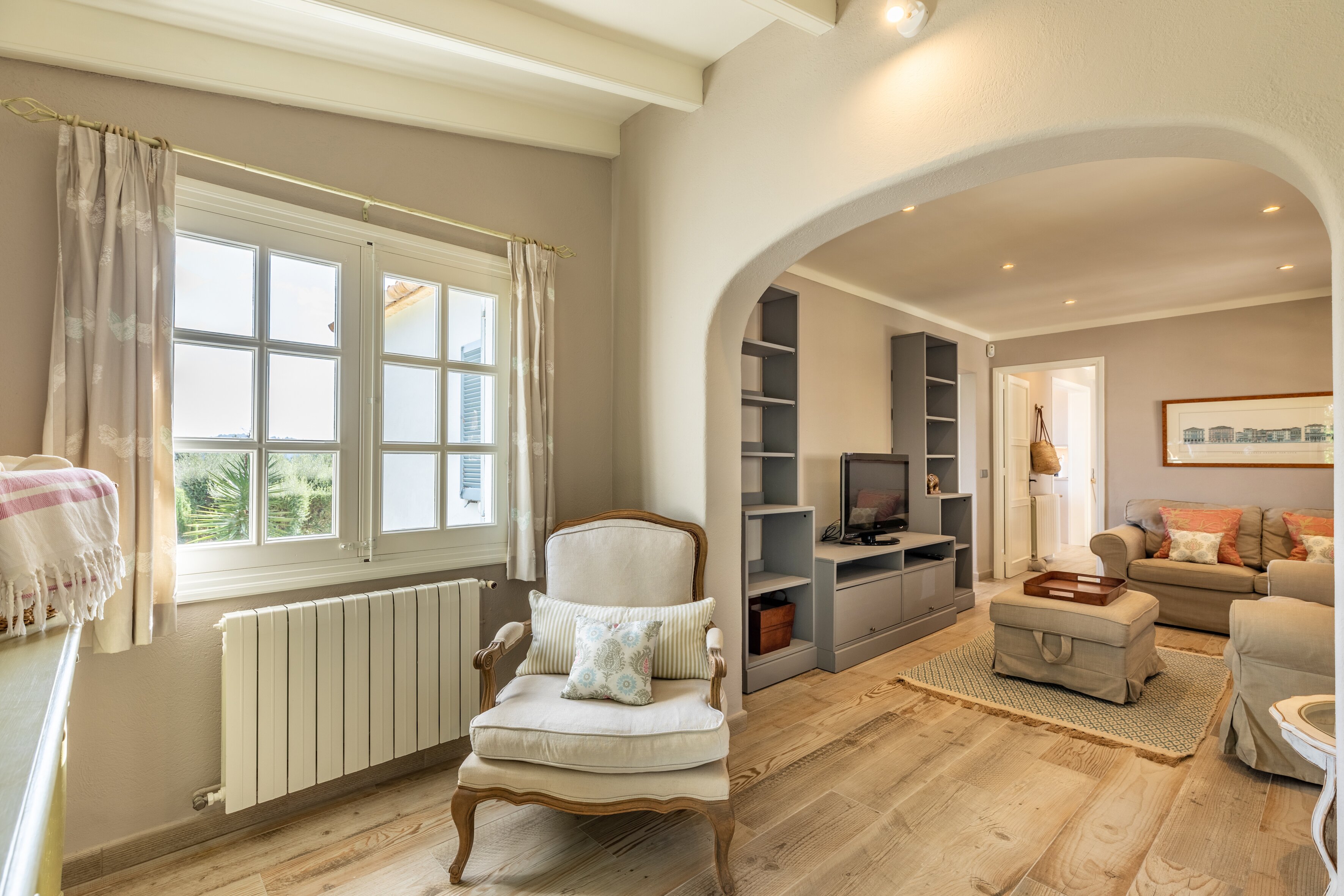 Las Peonias - Image 15