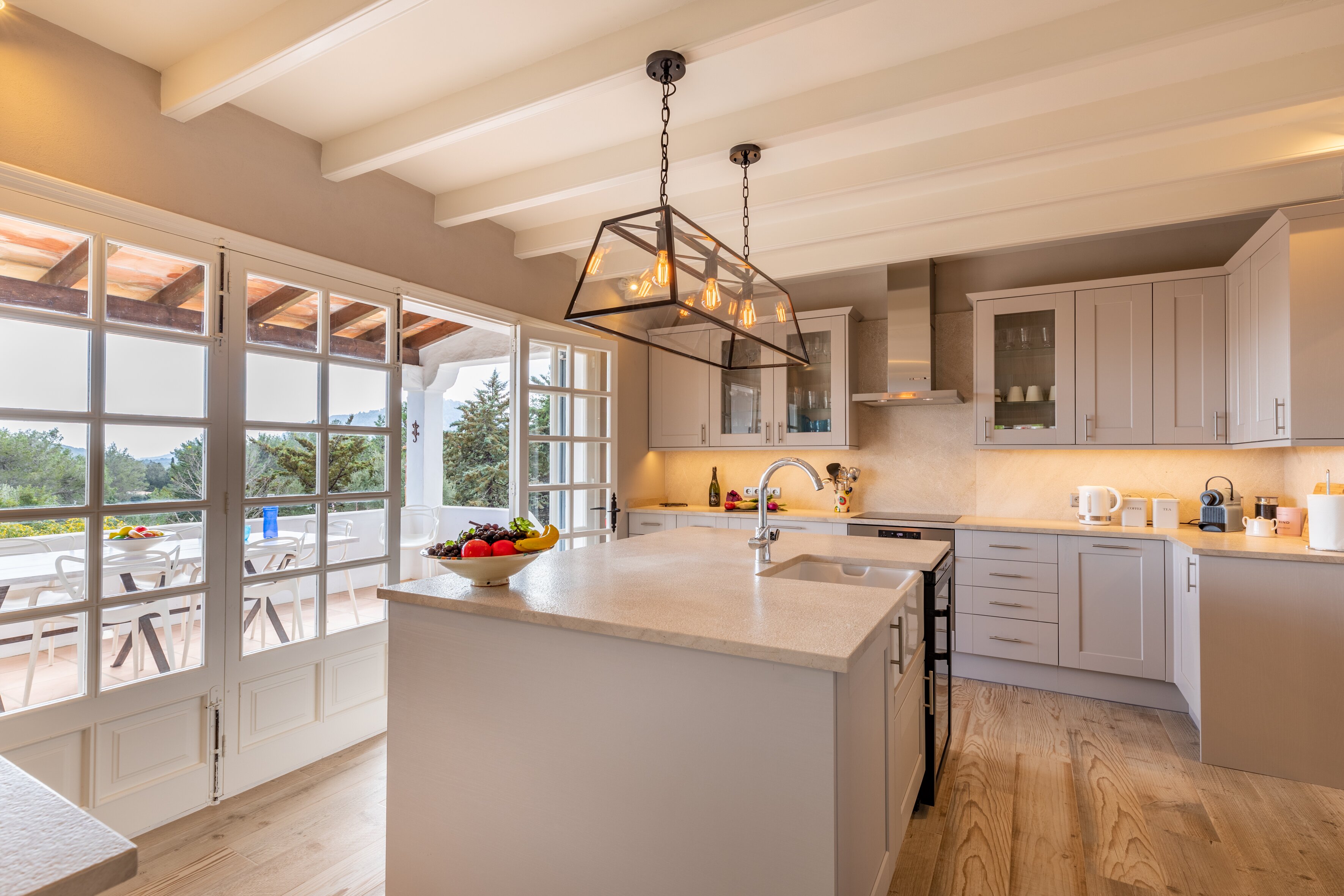 Las Peonias - Image 18