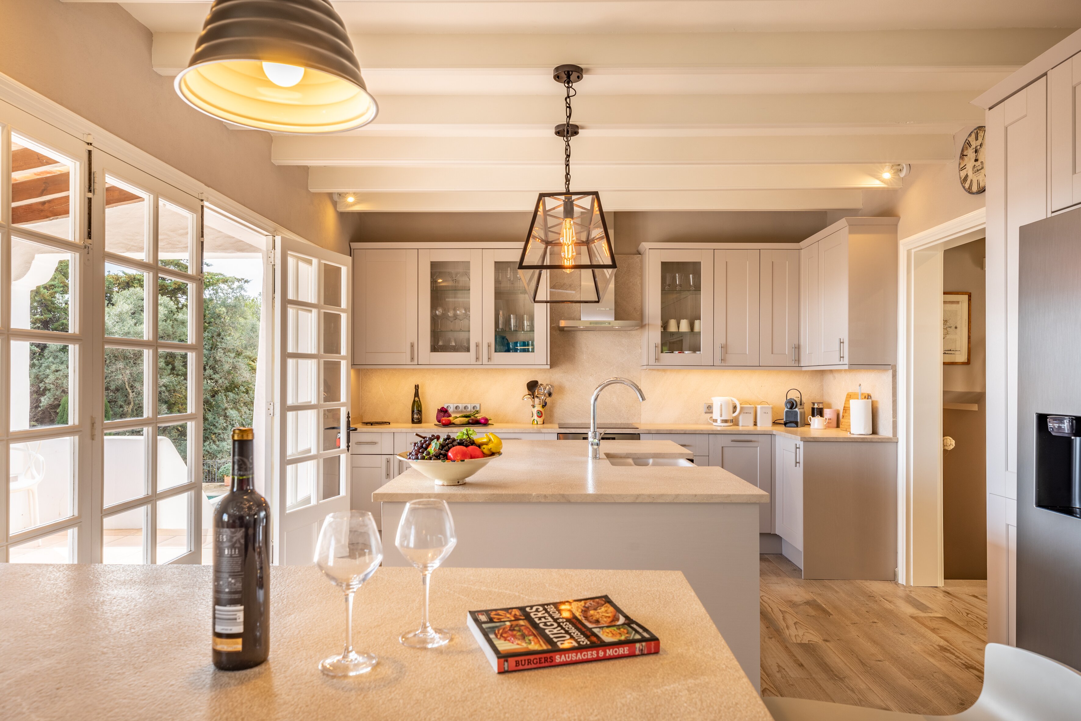 Las Peonias - Image 13