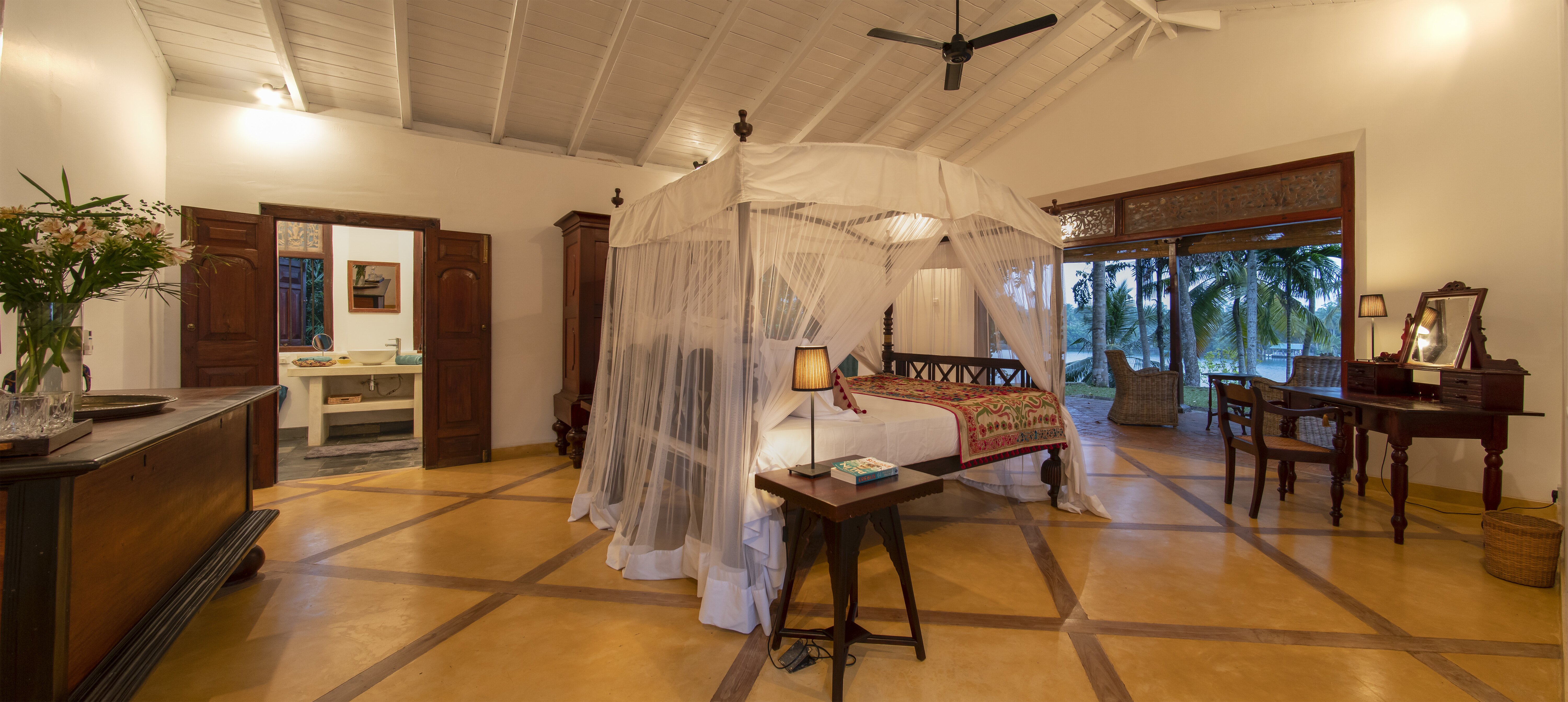 The Lake House - Image 13