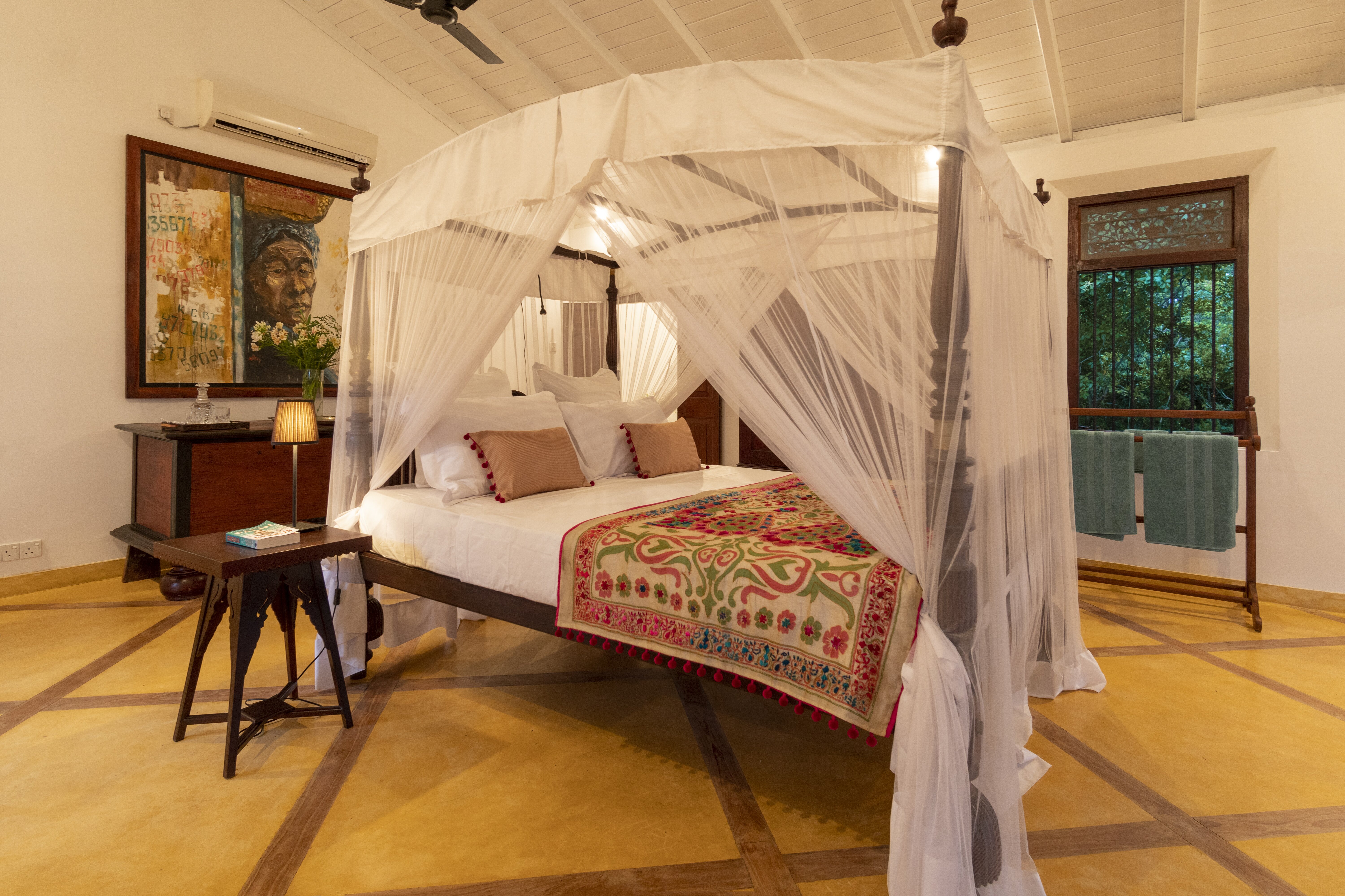 The Lake House - Image 14