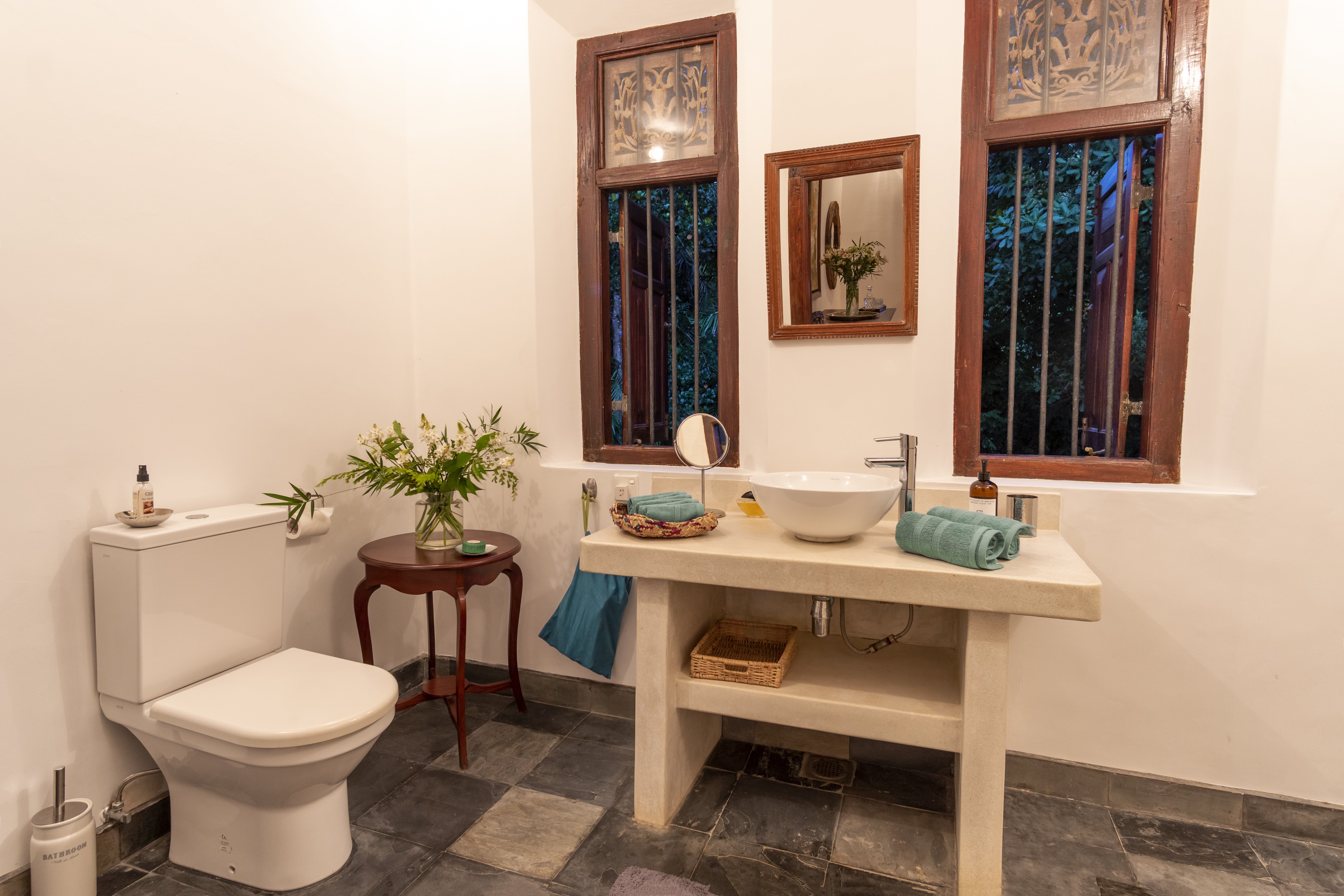 The Lake House - Image 15