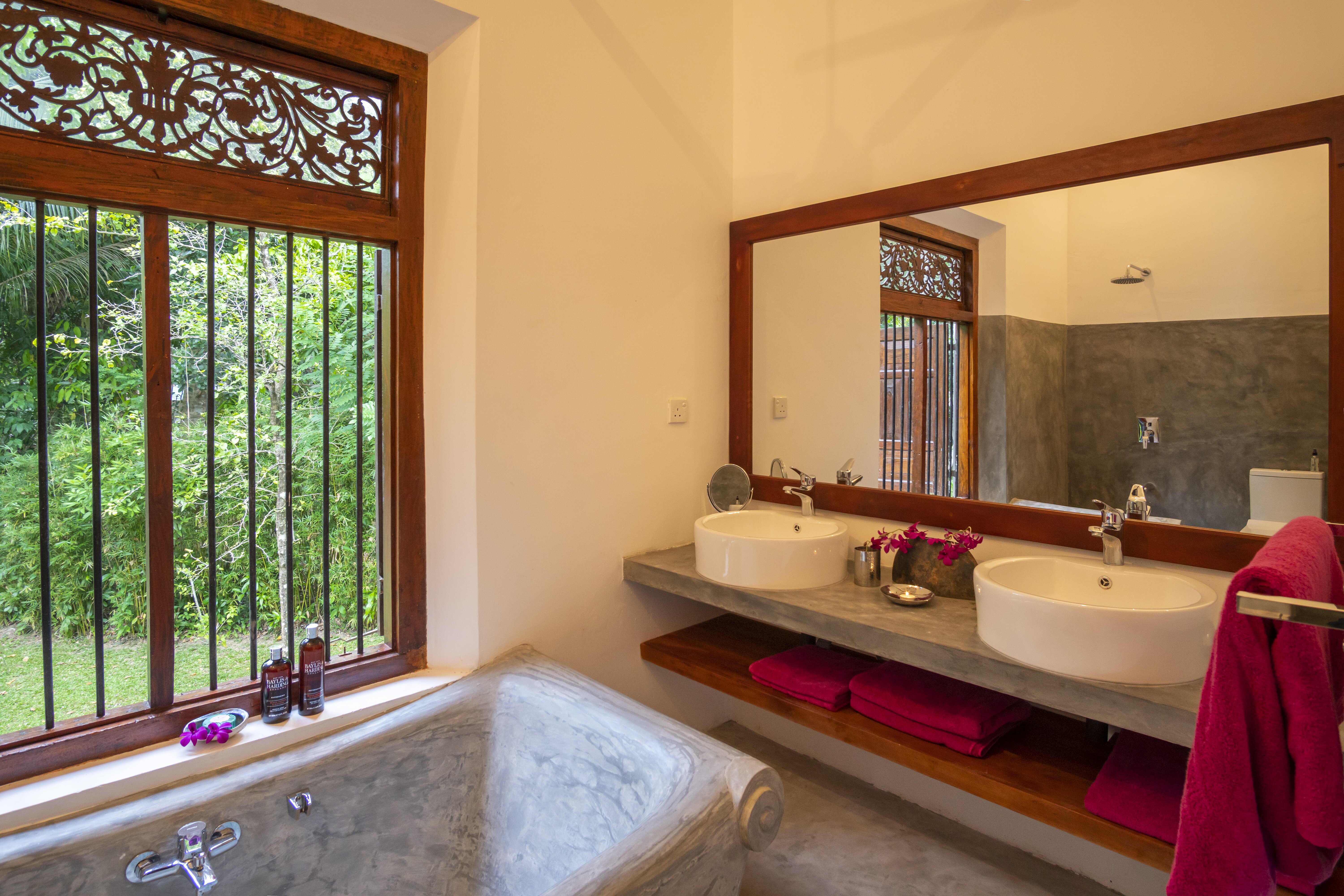 The Lake House - Image 18