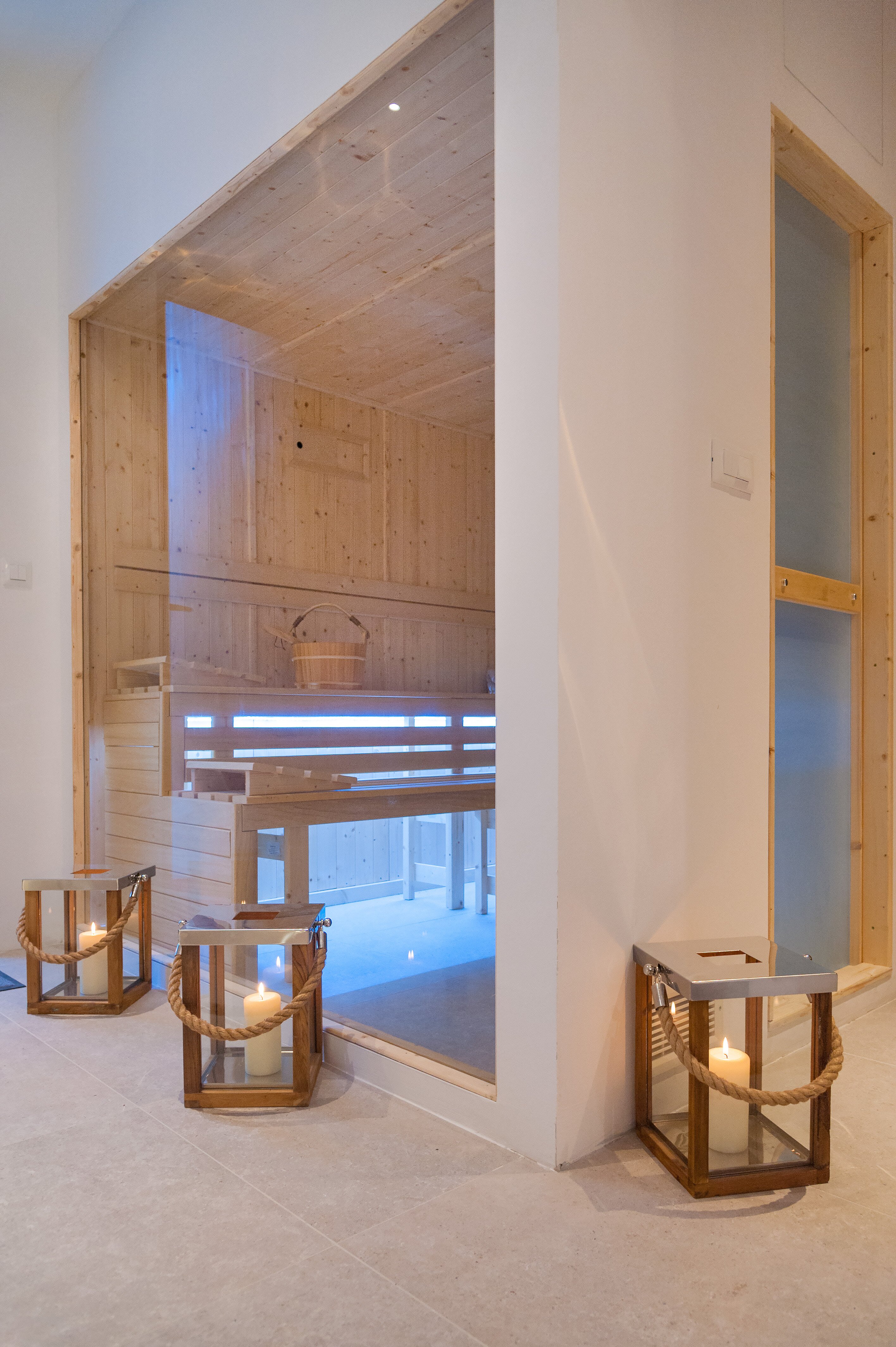 Sumartin Bay House - Image 10