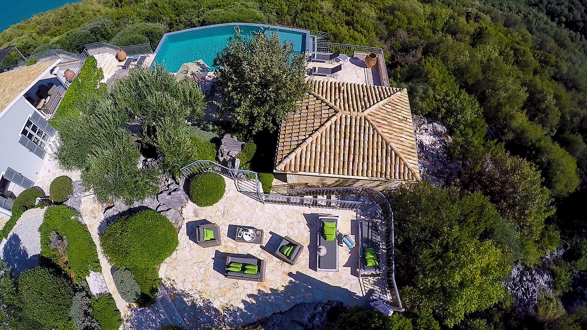 Kalamaki Bay House - Image 20