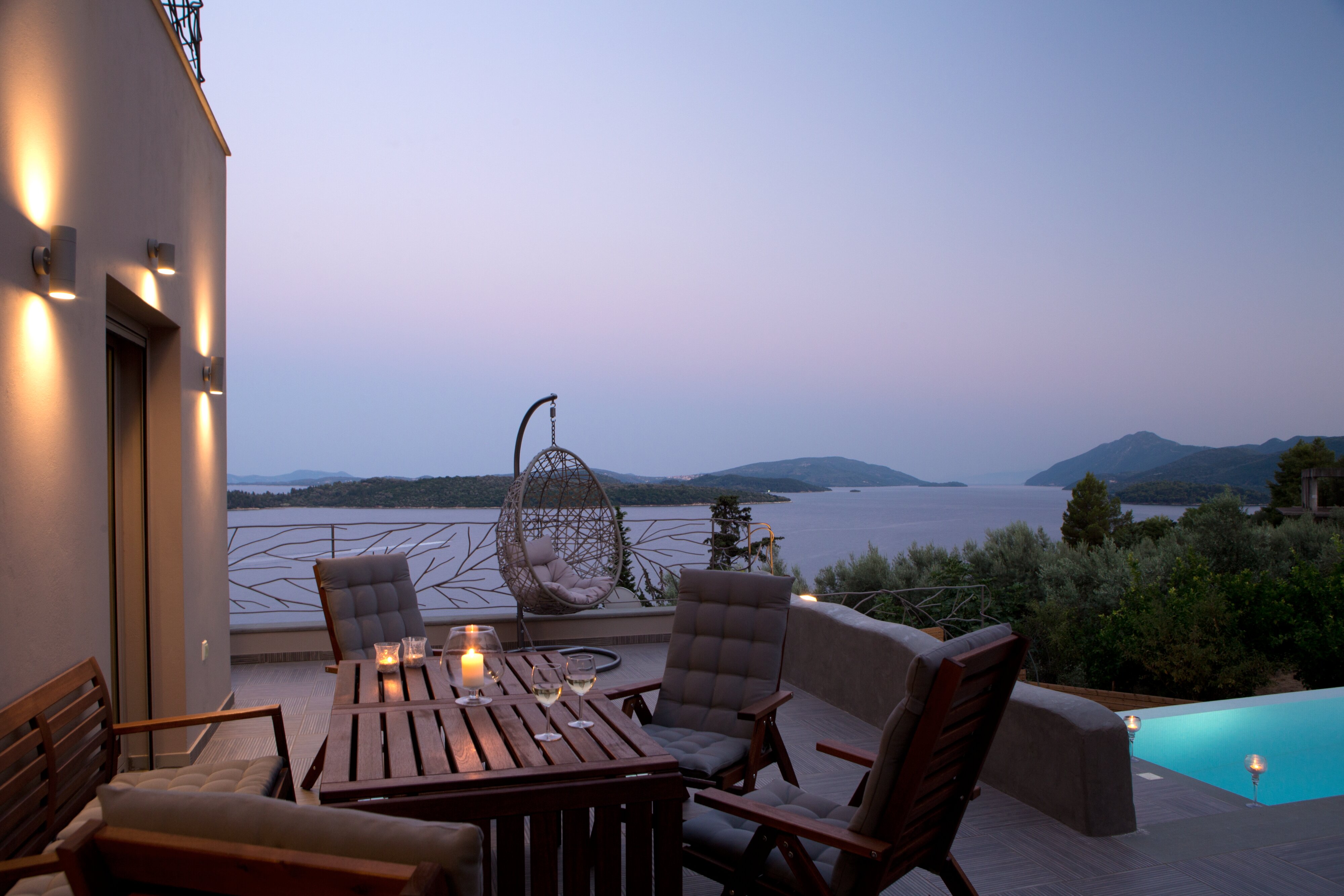 Panoramic dining area