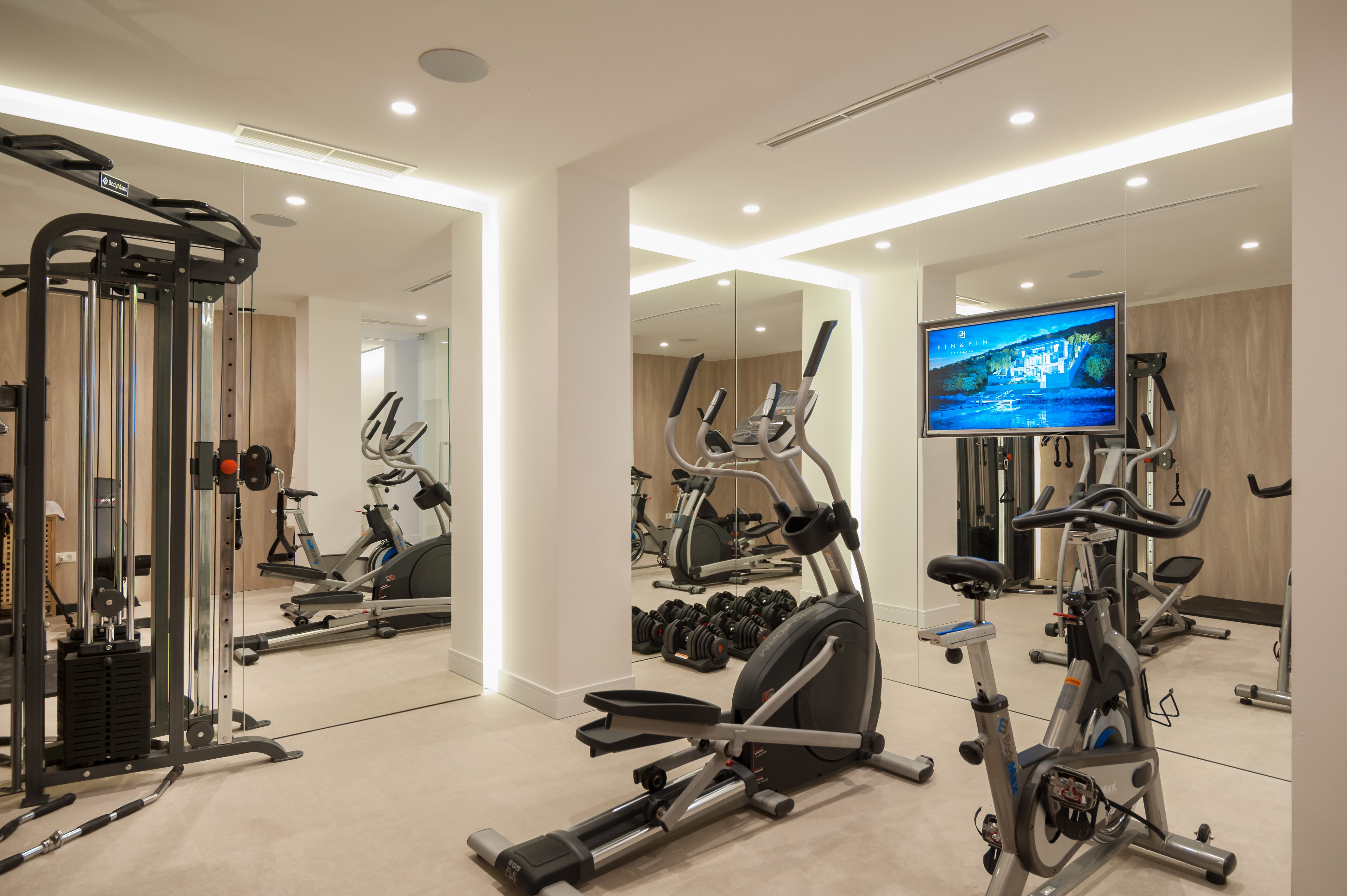 Sumartin Bay House - Image 8