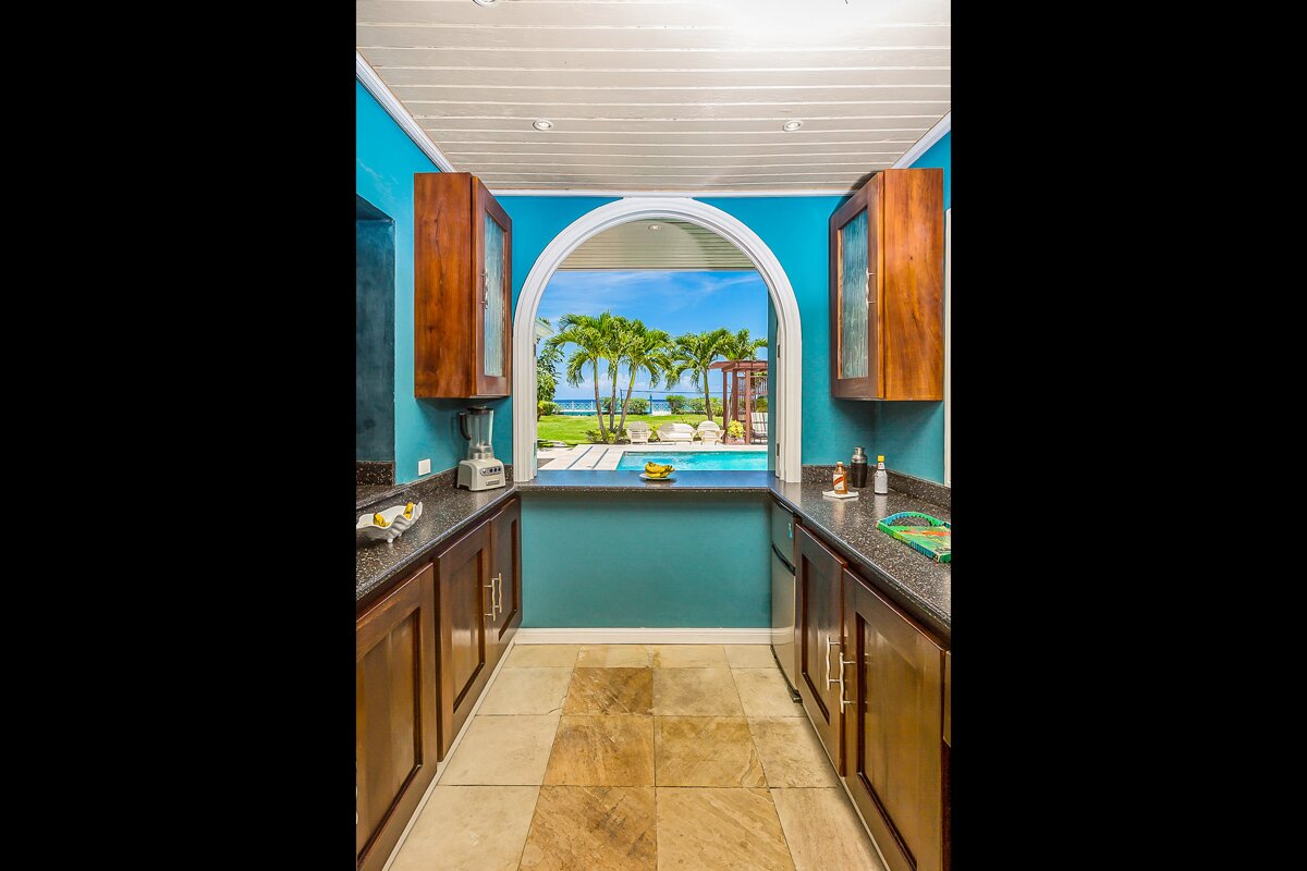 Sweet Spot on the Beach - Image 5