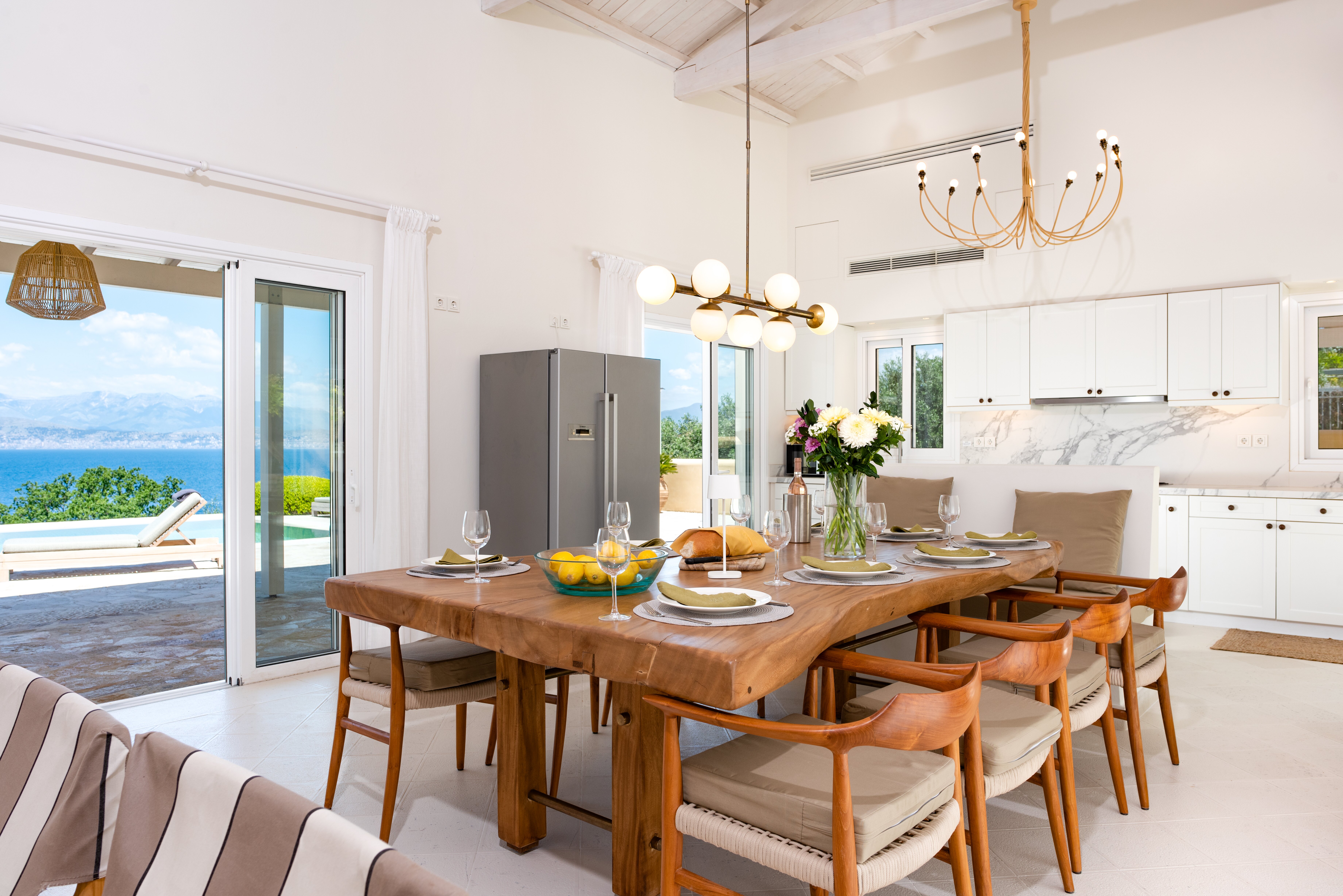 Open plan living/dining and kitchen area