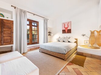 Double bedroom with shower room en suite and terrace access