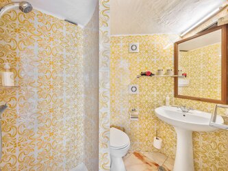 Shower room en suite