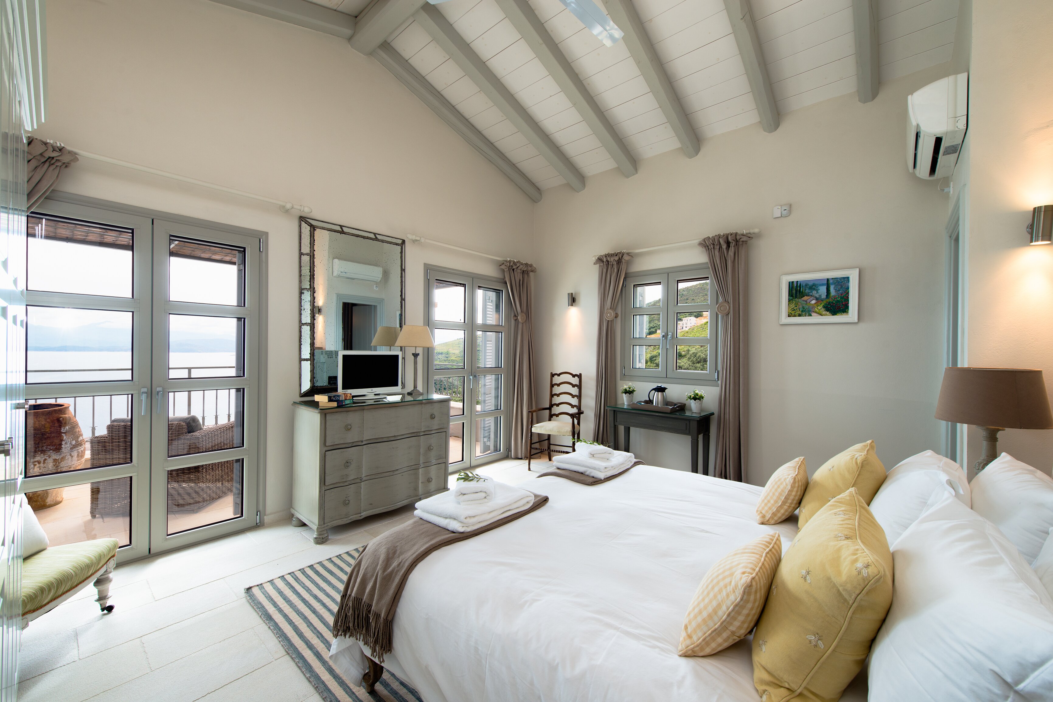 Kalamaki Bay House - Image 10