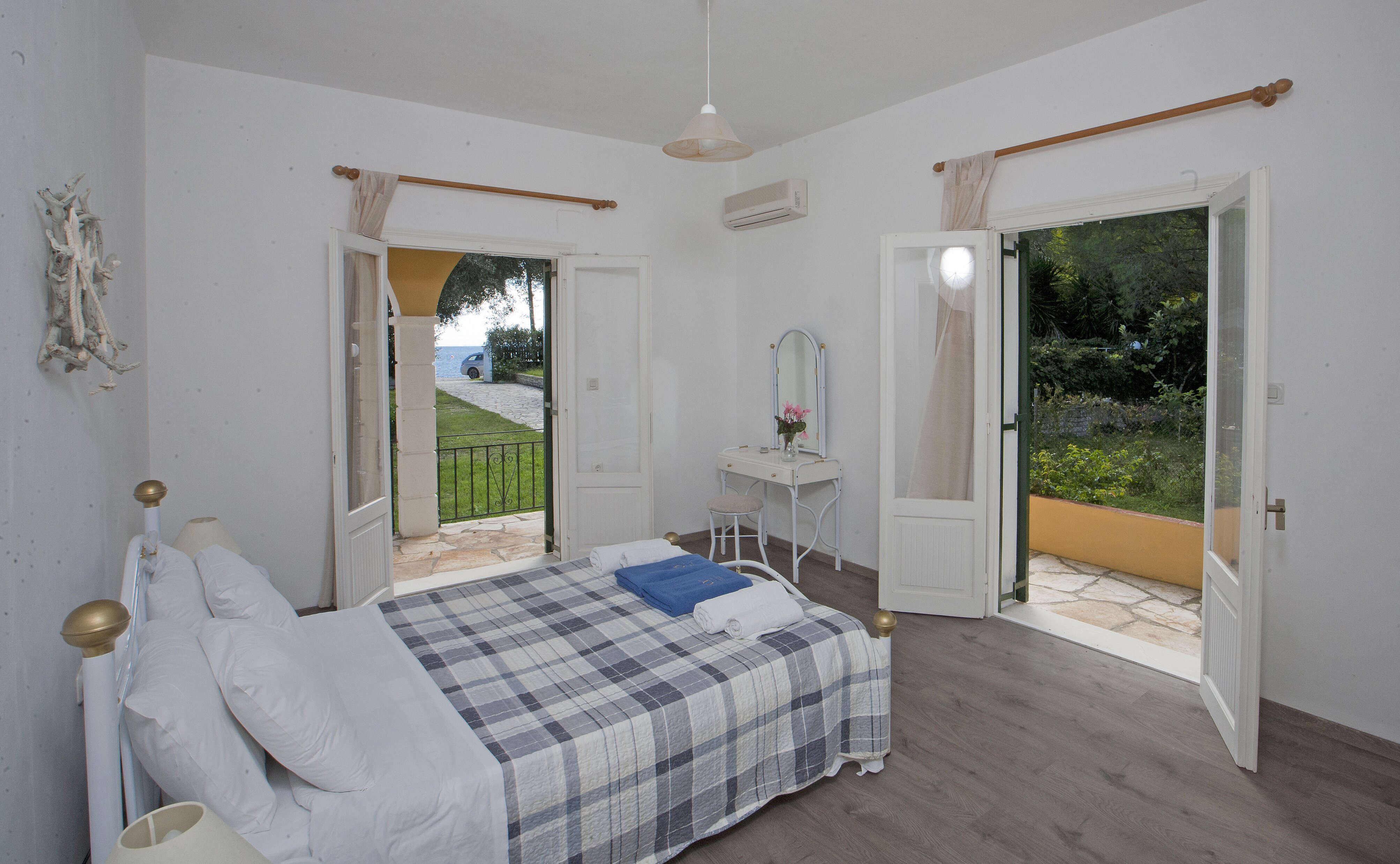 Sophia Lower - Image 6