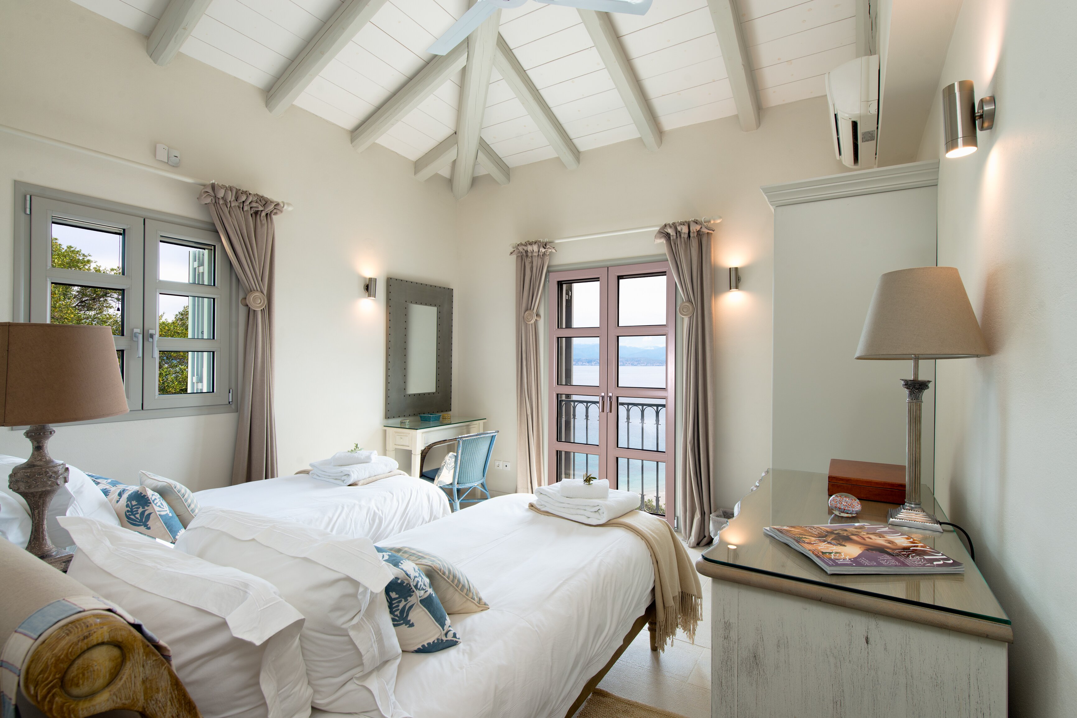 Kalamaki Bay House - Image 13