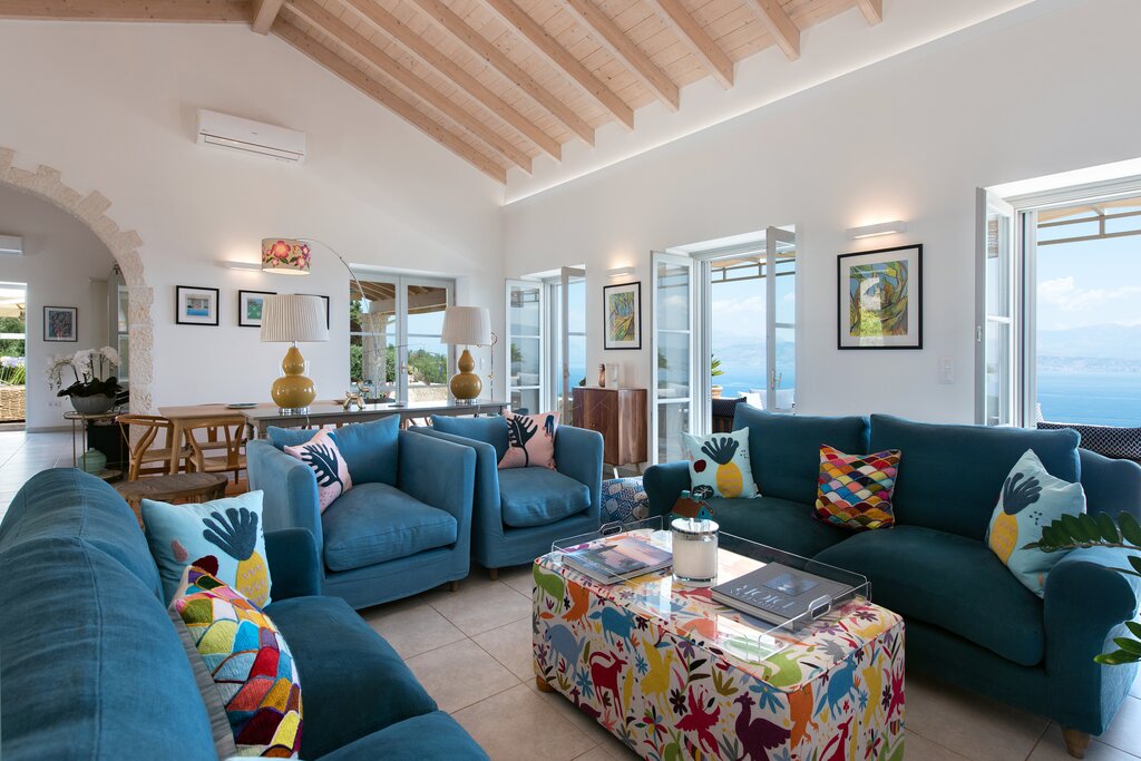 Open plan living/dining and kitchen area