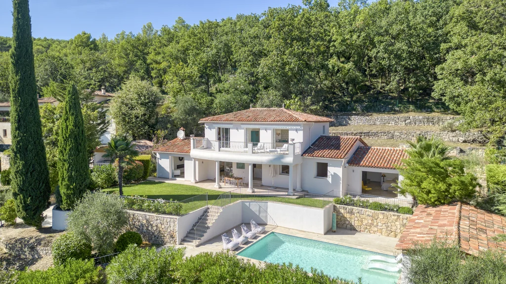 Villa Enchantee A CV Villas Property To Rent In Bay of Cannes