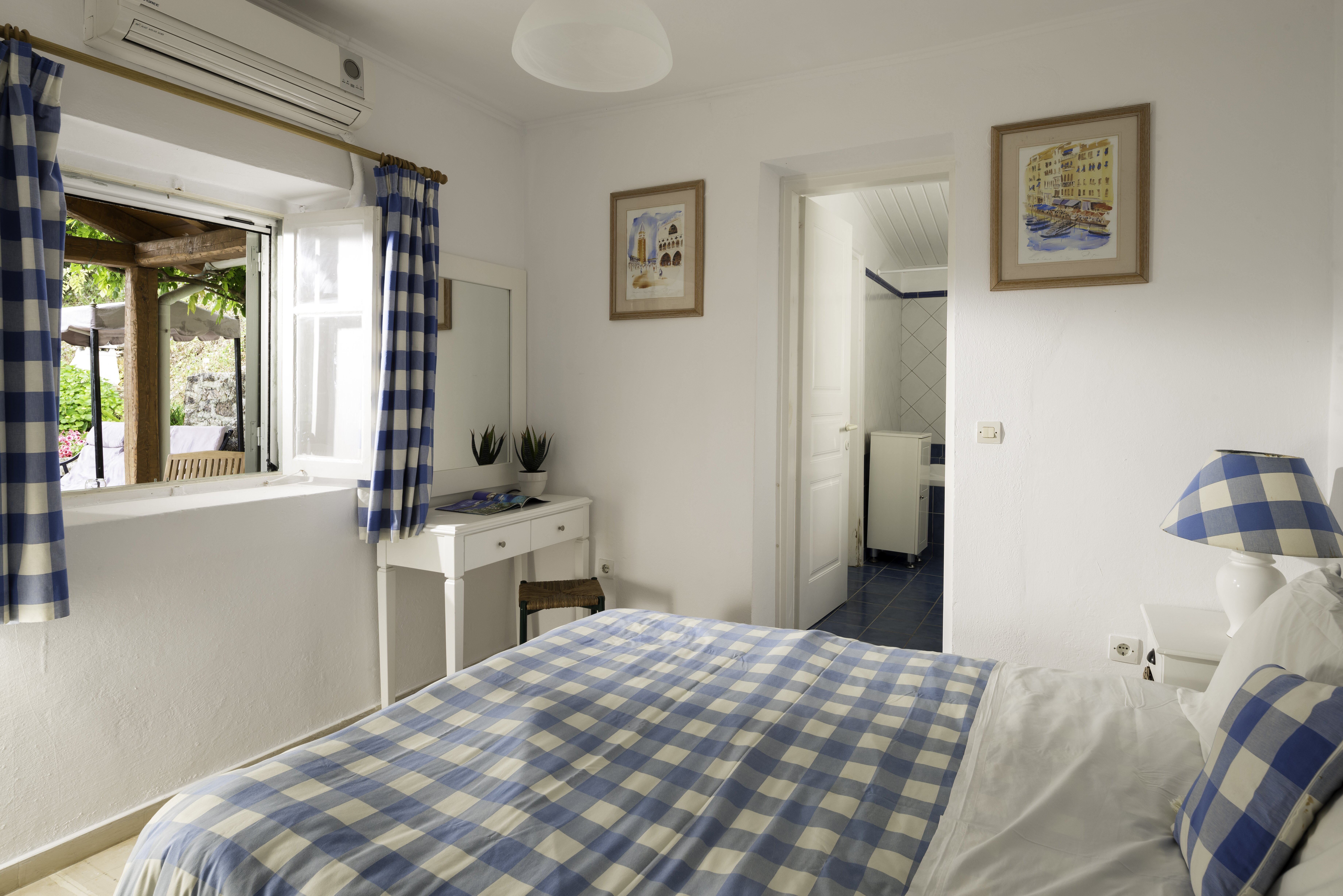 Apraos House & Studio - Image 8