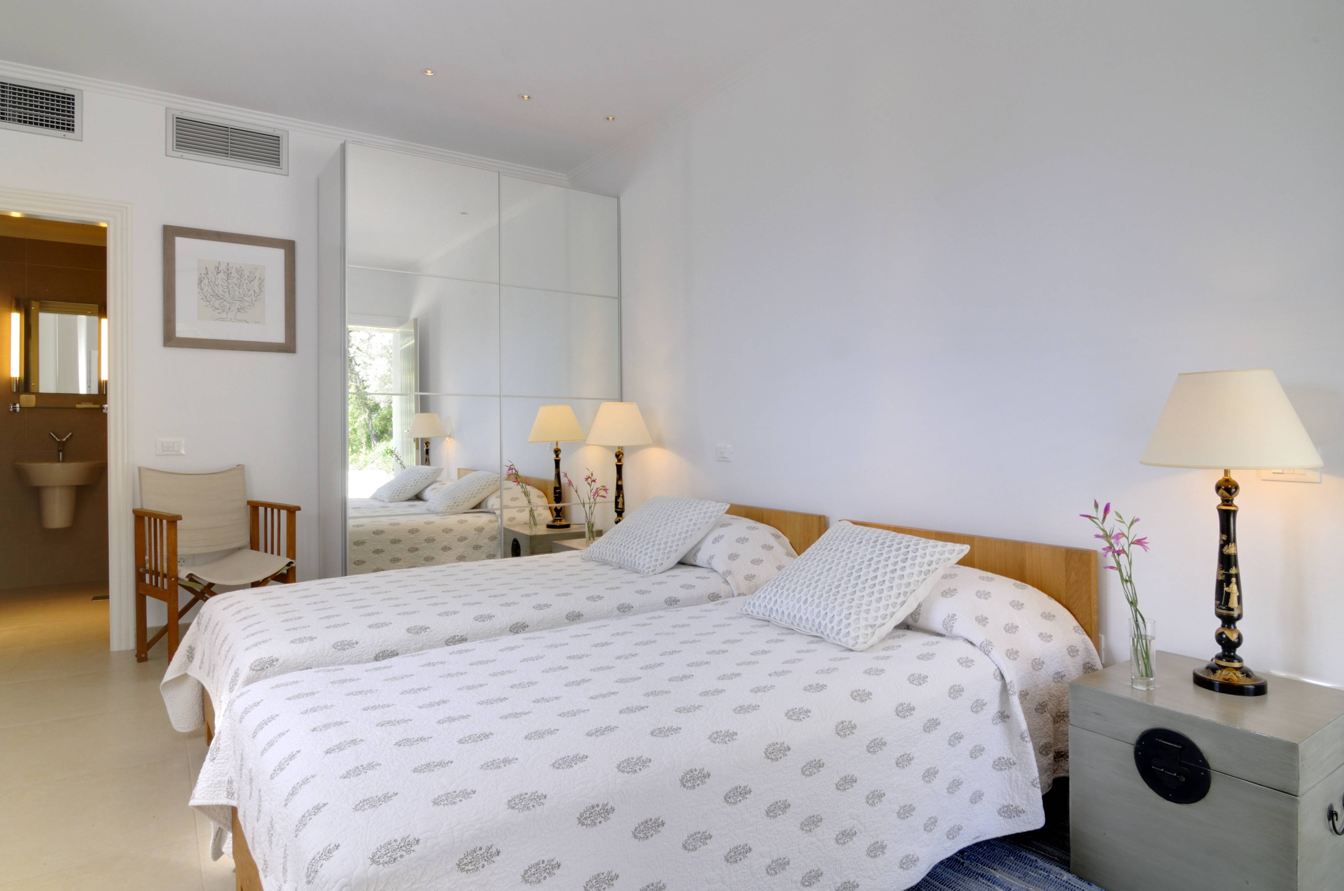 The Beach House - Image 17