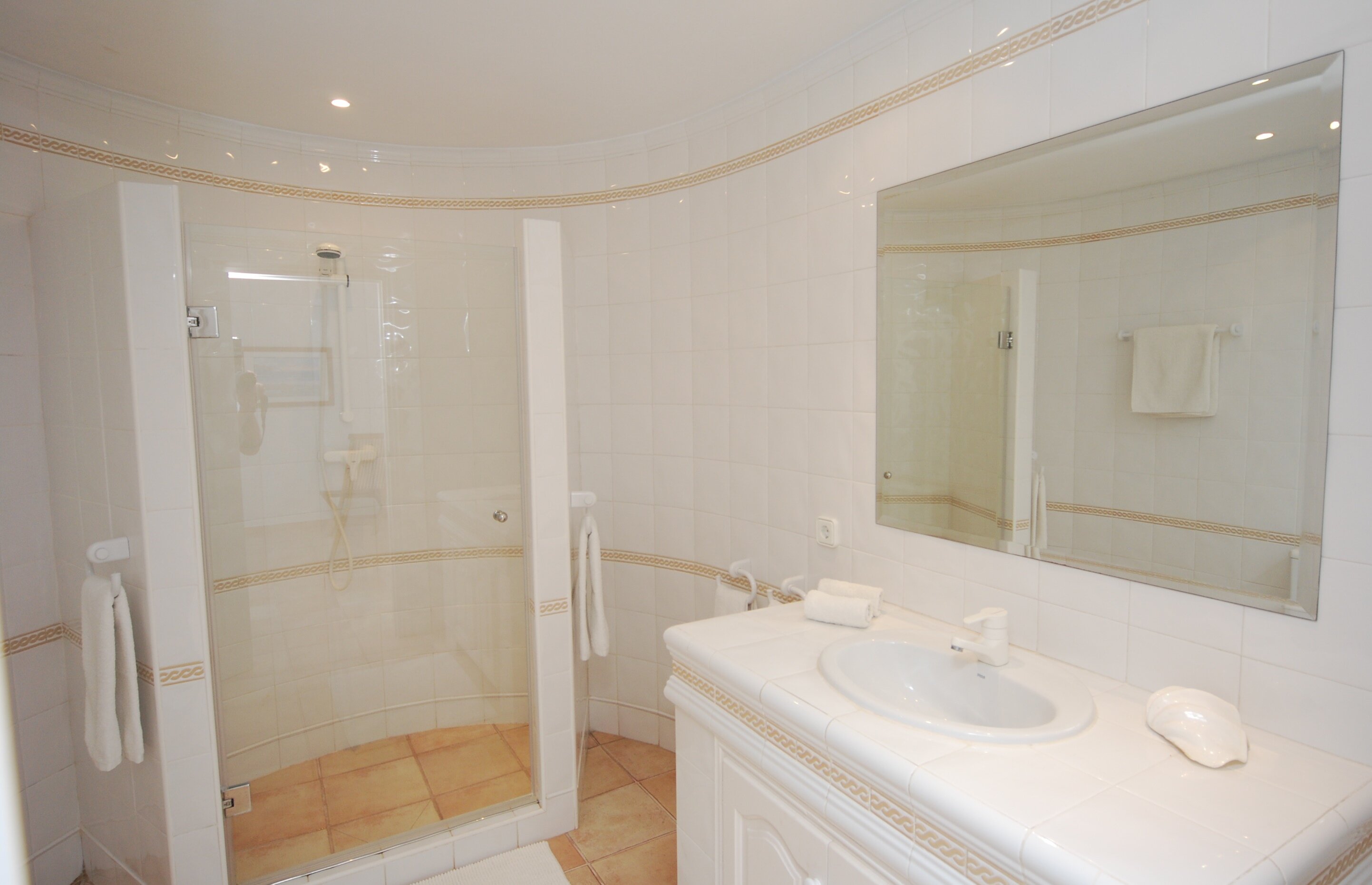 La Siesta - Image 10