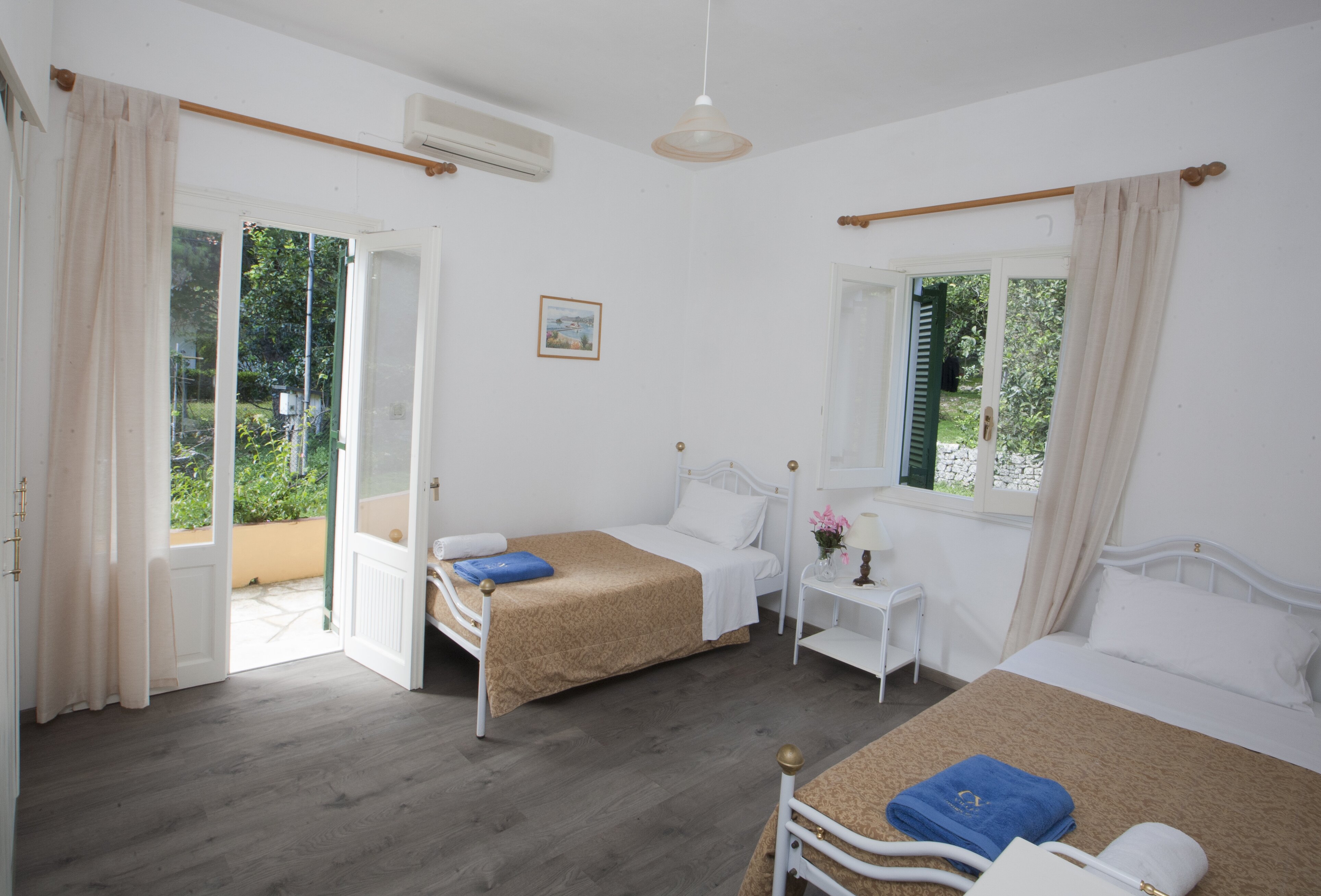 Sophia Lower - Image 7