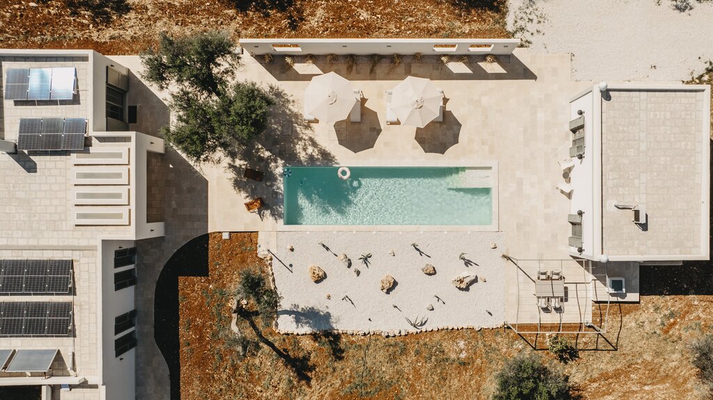 Main House to left, Lamia to right