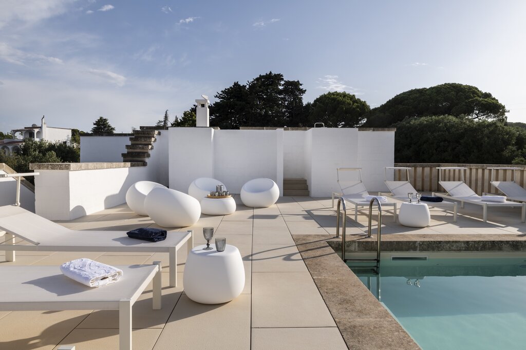 Roof top pool and relaxation area
