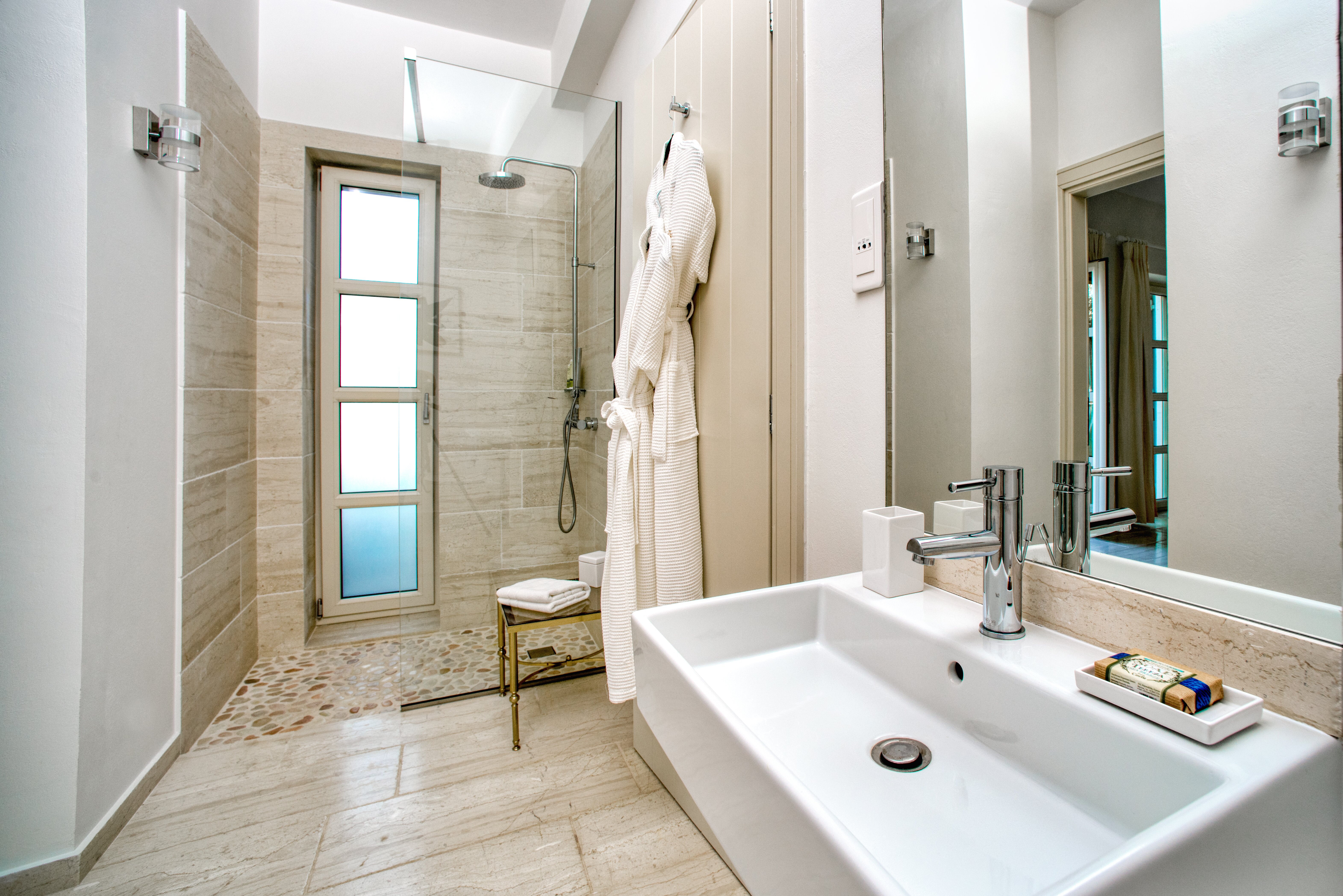 Peristera House - Image 20