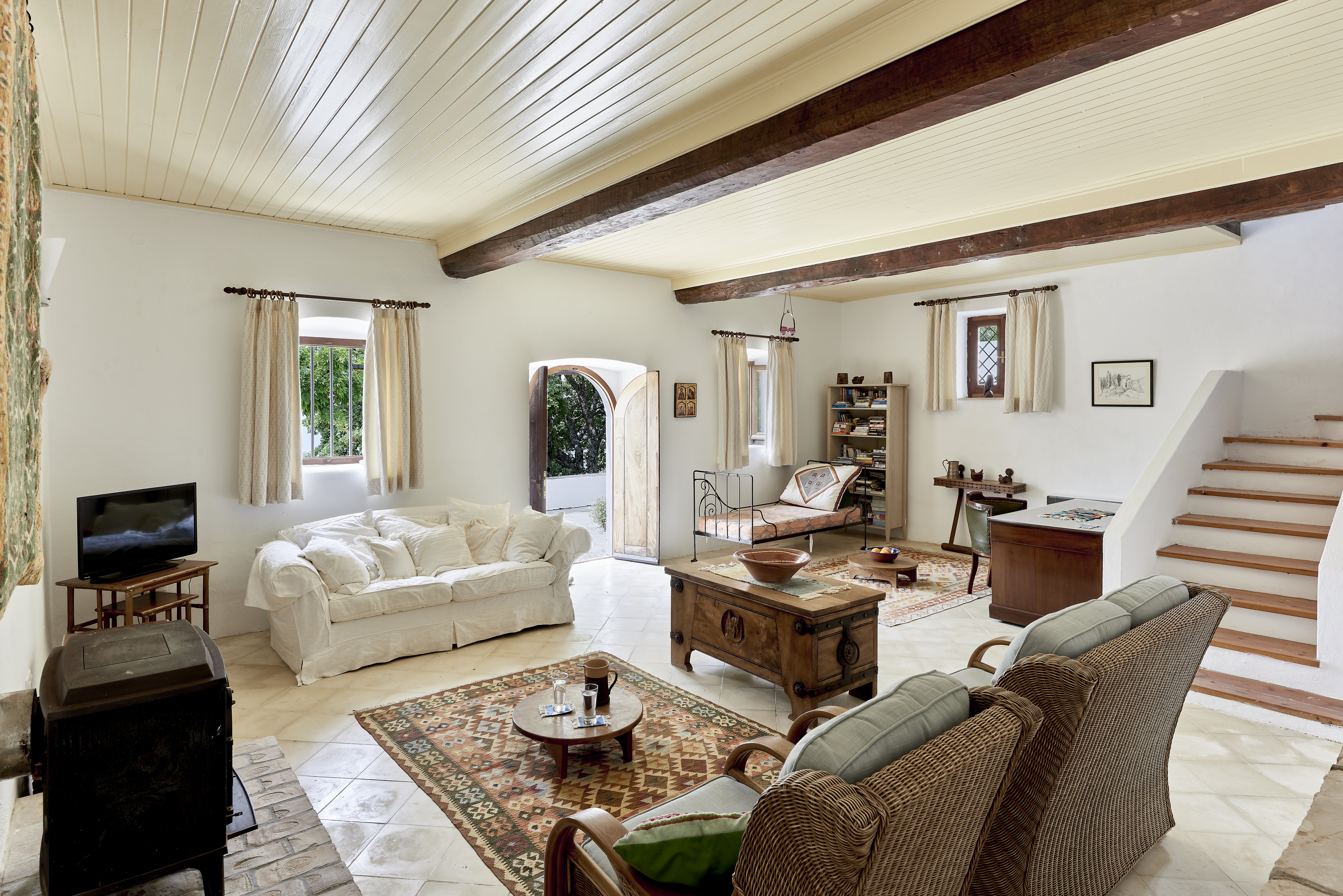 Loutses House - Image 6