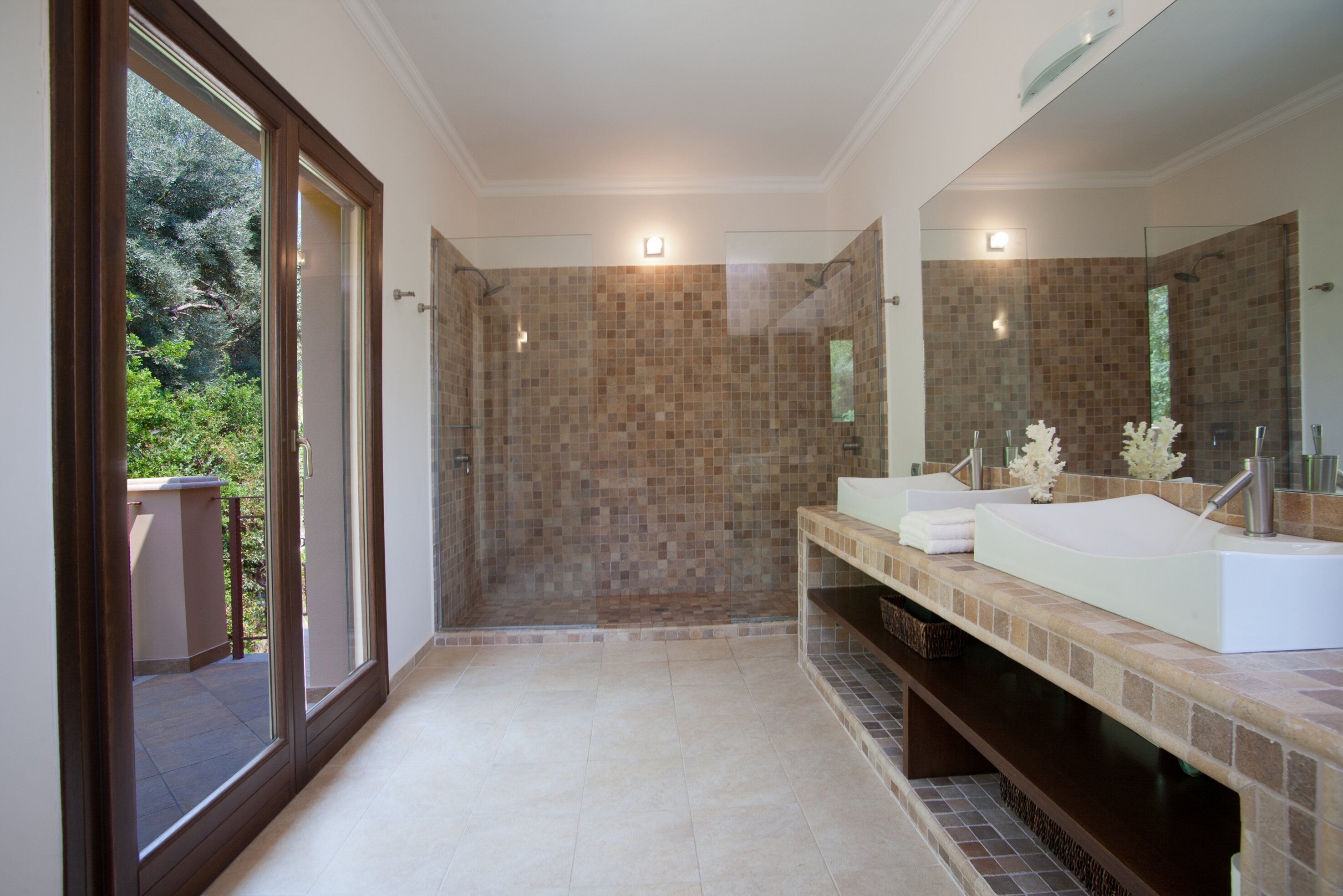 Water's Edge - Image 19