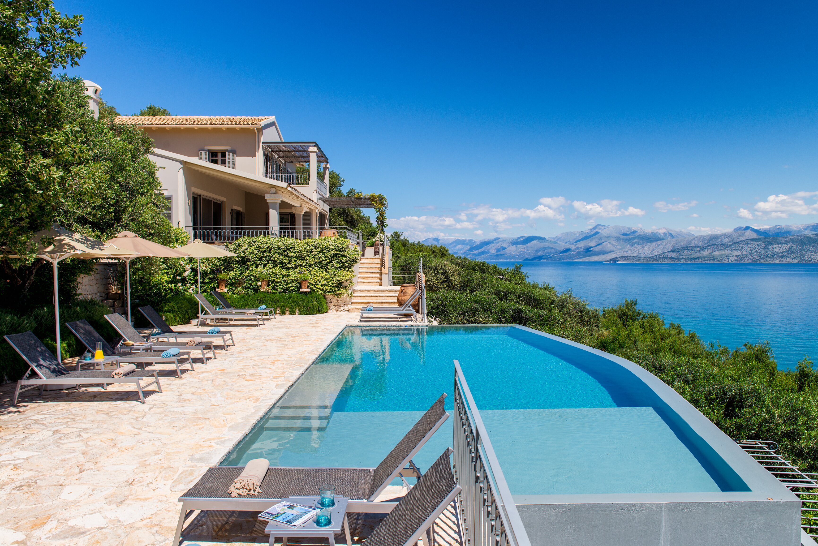 Kalamaki Bay House - Image 17