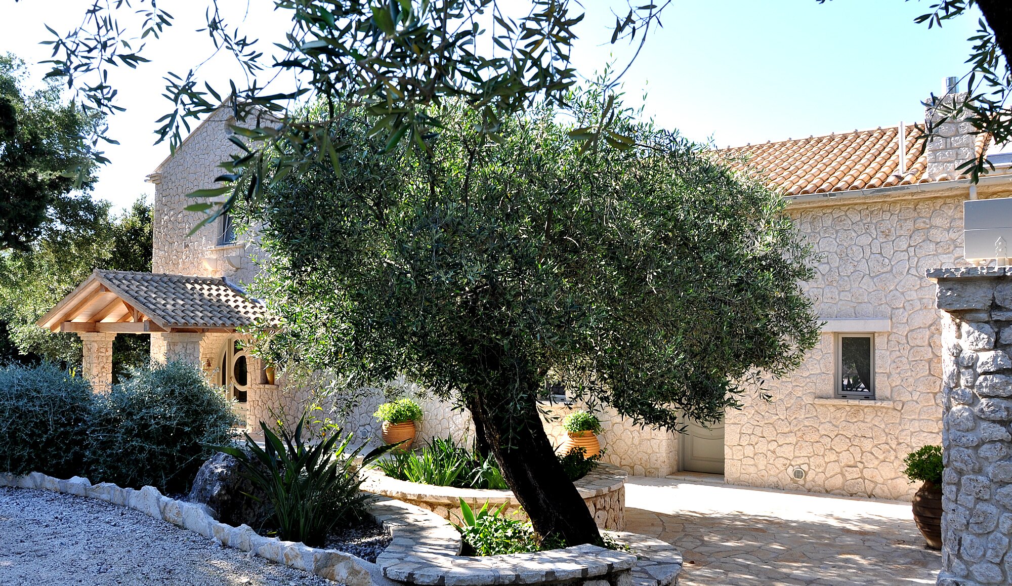 Nissaki House - Image 11