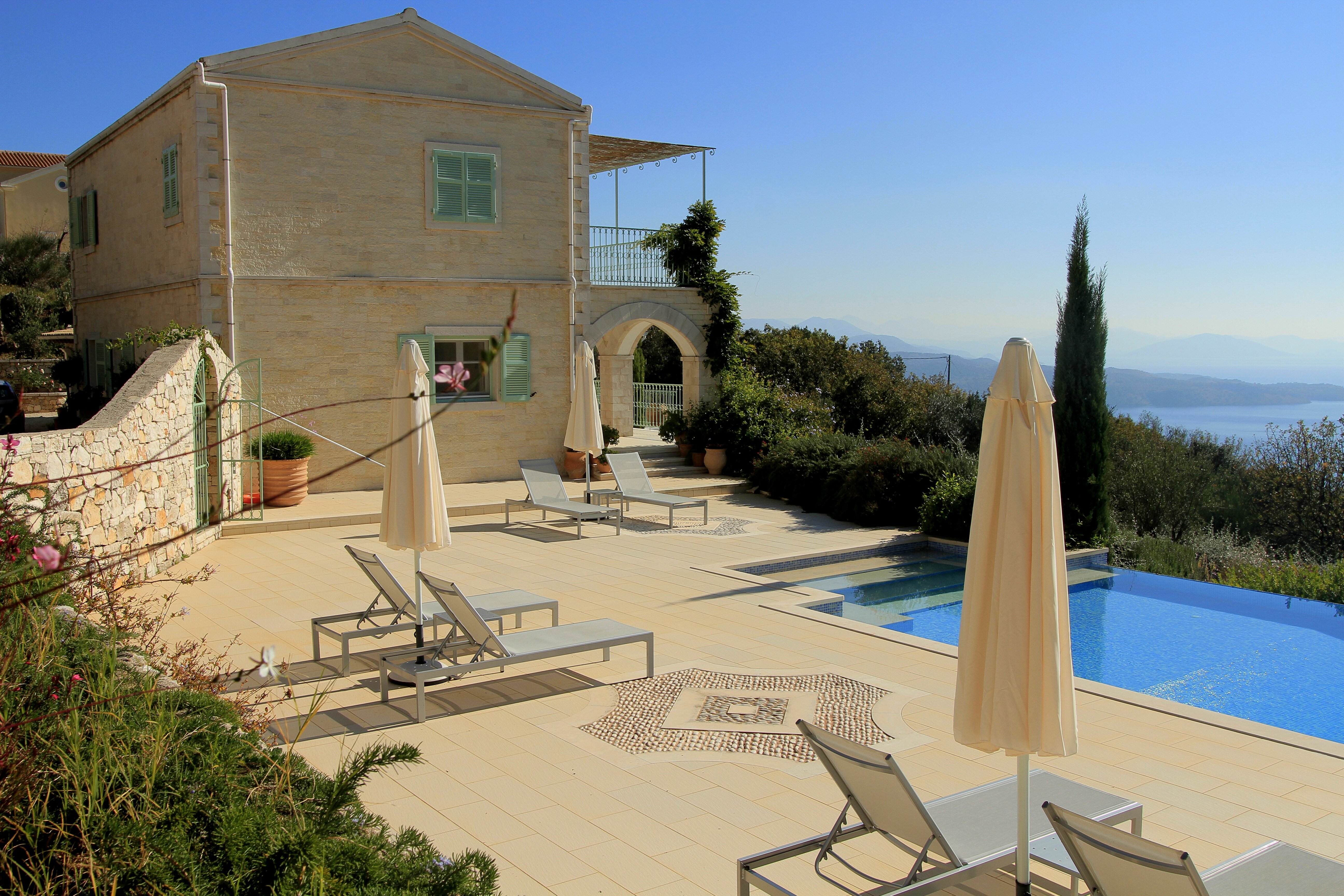 Omorfi Thea - Image 3